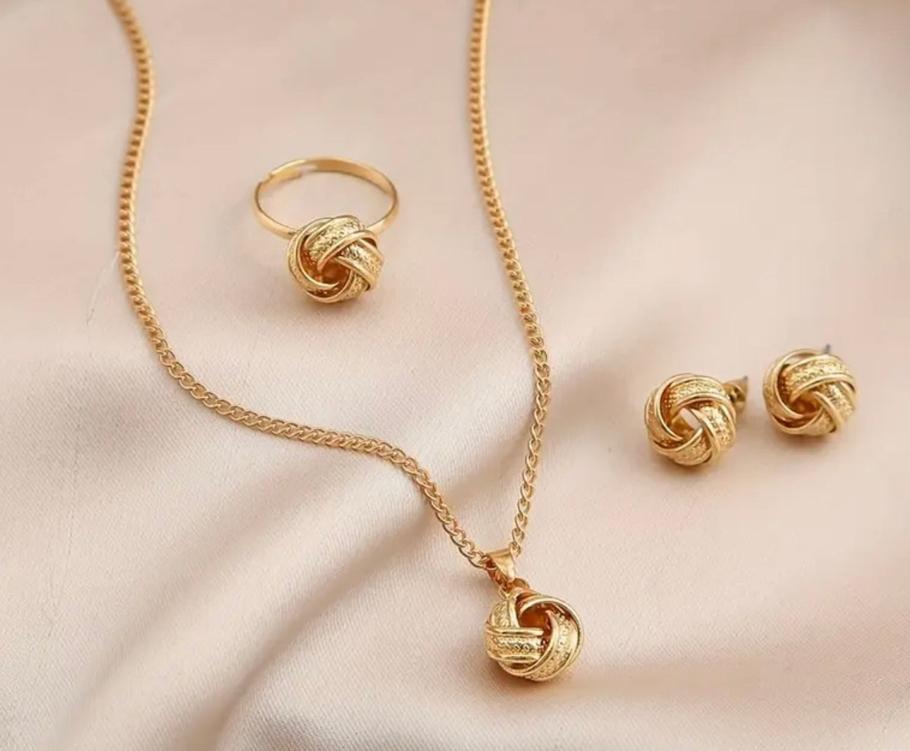 4 pcs Knot Locket Set