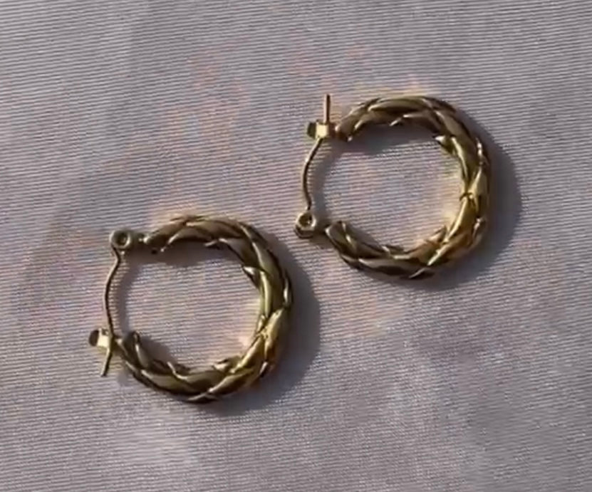 Twisted hoops